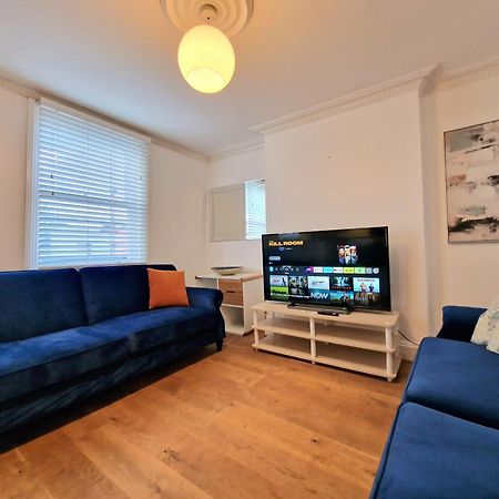 Cosy Home In Kensington - Great Location! 3 Minutes Walk To Earl'S Court Station Londen Buitenkant foto