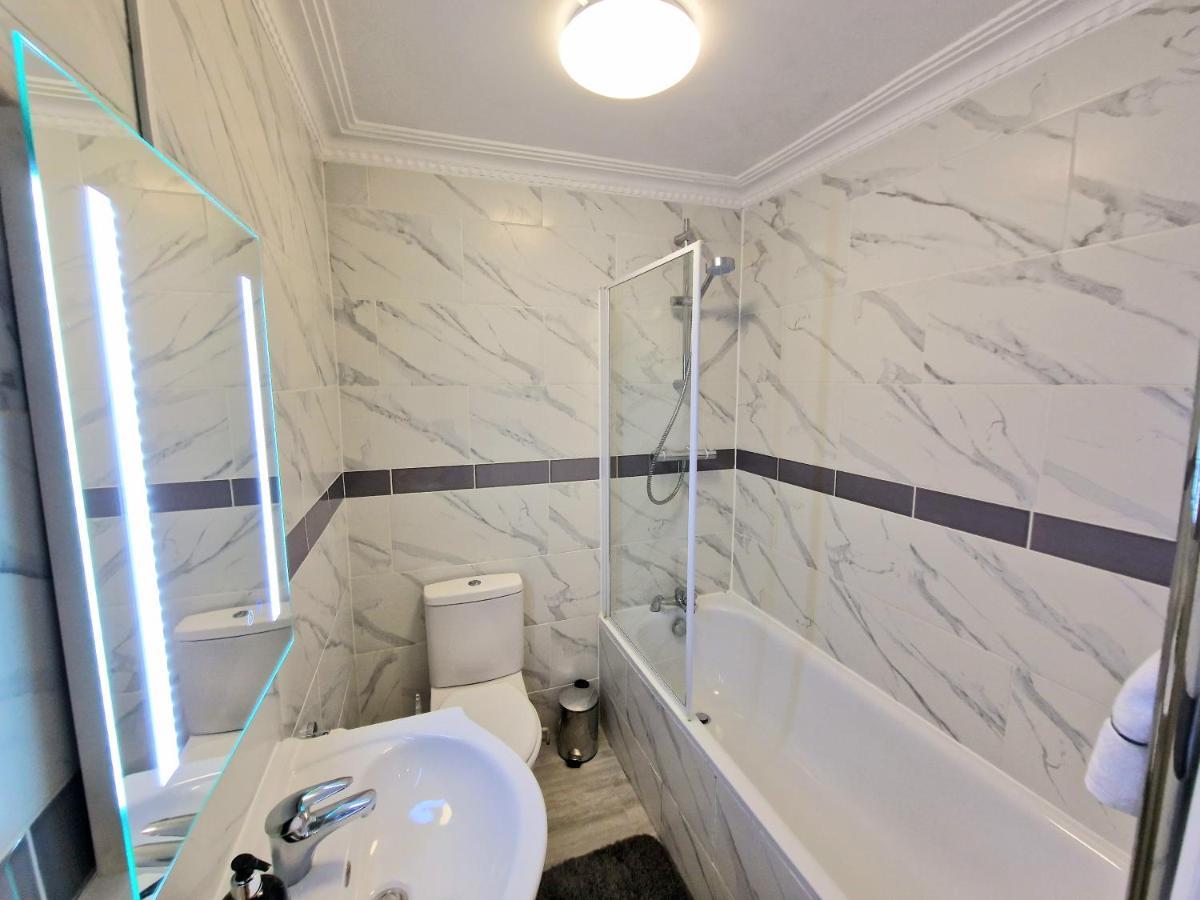 Cosy Home In Kensington - Great Location! 3 Minutes Walk To Earl'S Court Station Londen Buitenkant foto