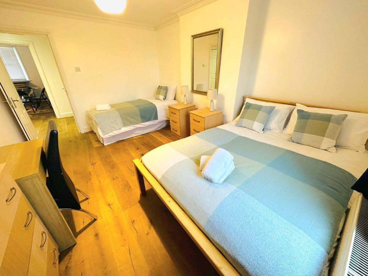 Cosy Home In Kensington - Great Location! 3 Minutes Walk To Earl'S Court Station Londen Buitenkant foto